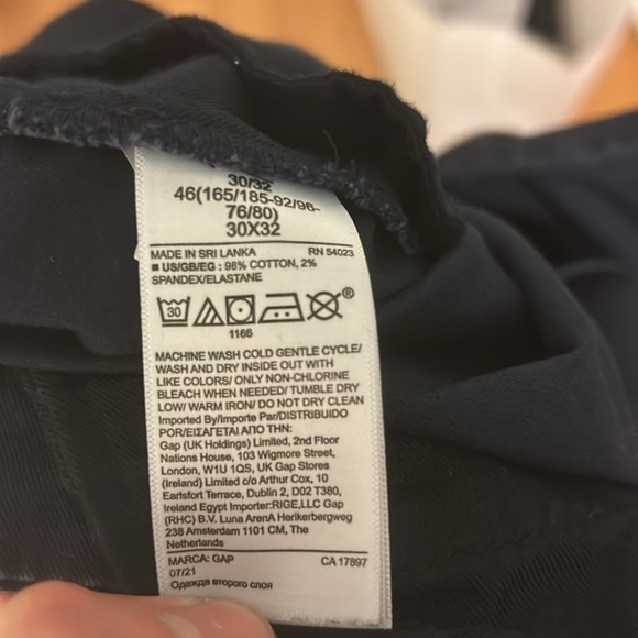 GAP Chinos in Dark Navy Blue - Picture 5 of 5